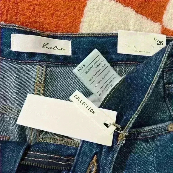 Kancan Medora High Rise 90s Split Hem
Straight Blue Jeans Size 5/26 NWT - Picture 8 of 8